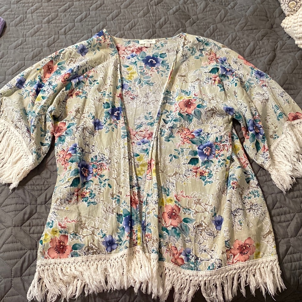 Women’s open floral kimono, small-medium